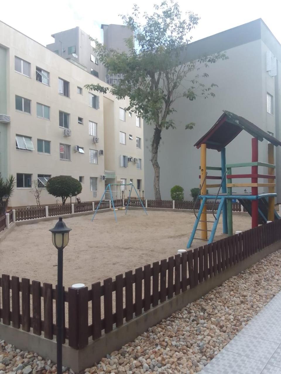 Hospede-se Em Floripa, Ate 4 Pessoas! Apartamento